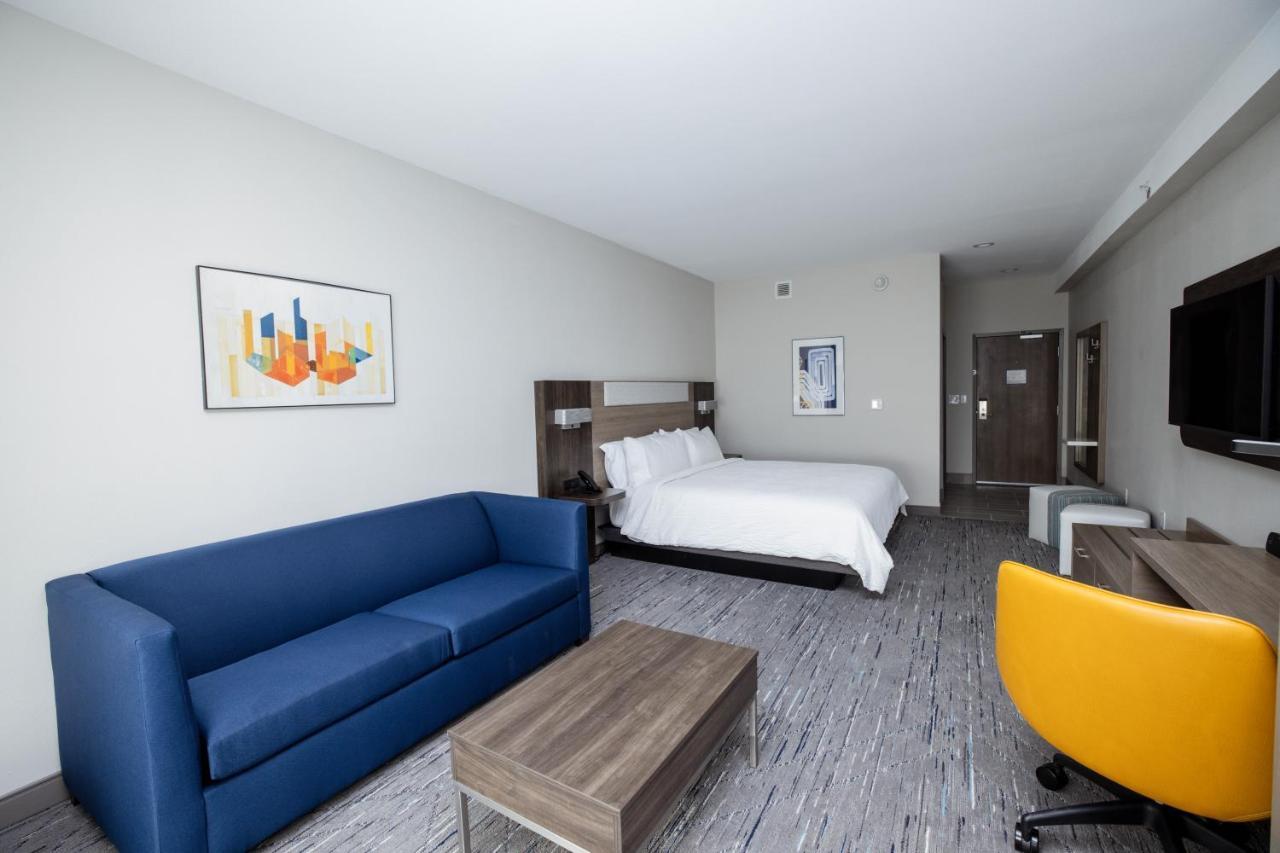 Holiday Inn Express & Suites Tampa Stadium - Airport Area By Ihg ภายนอก รูปภาพ