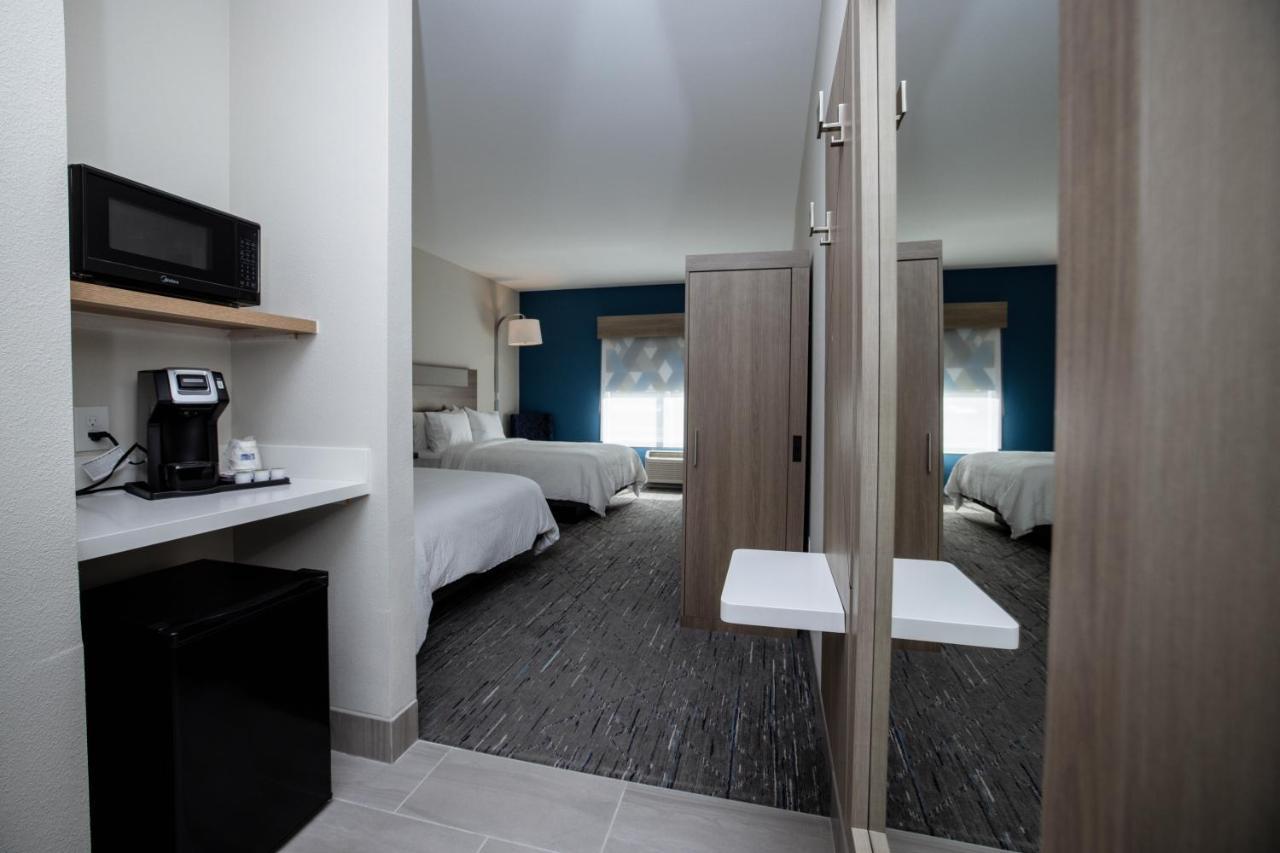 Holiday Inn Express & Suites Tampa Stadium - Airport Area By Ihg ภายนอก รูปภาพ