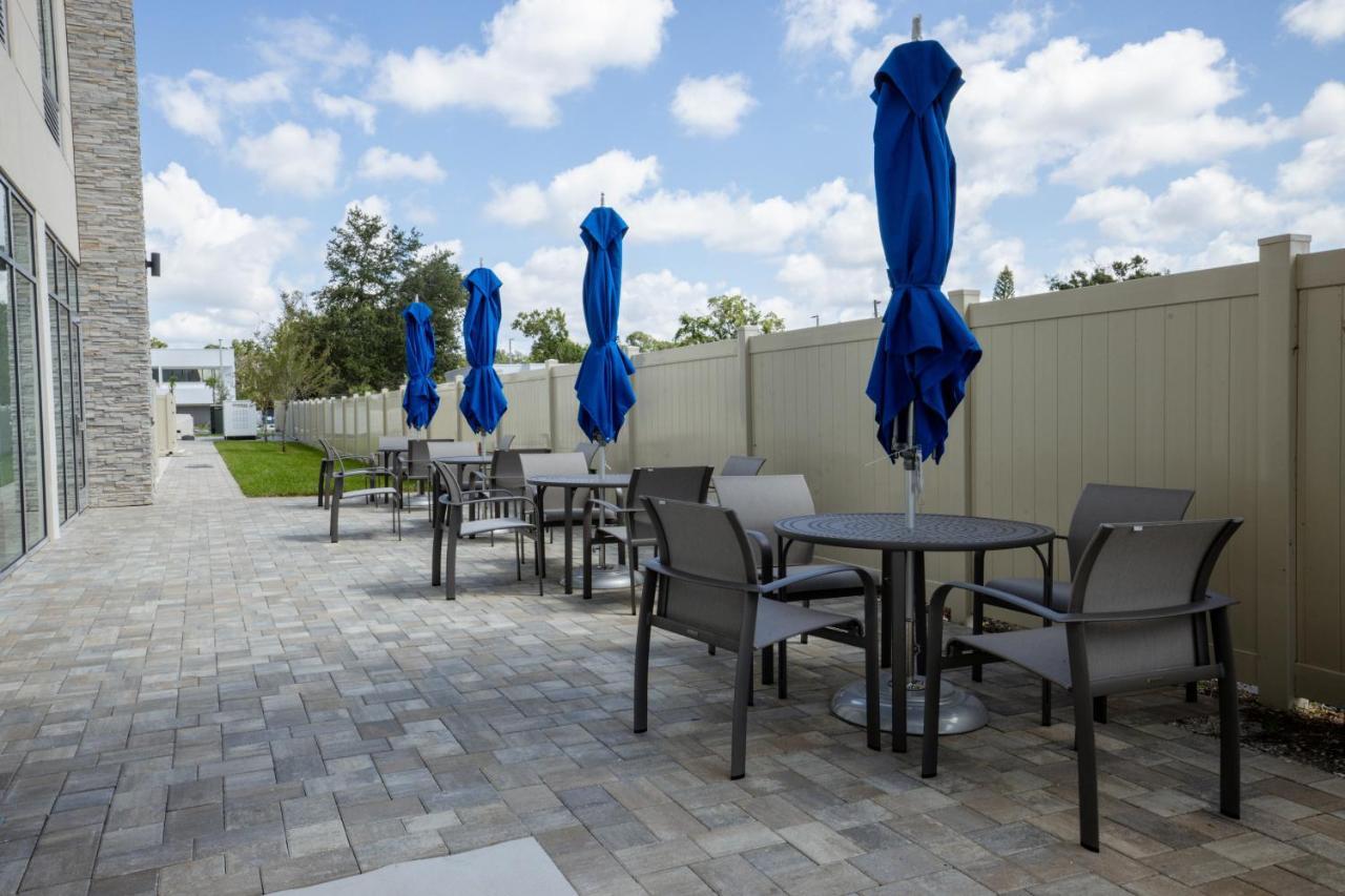 Holiday Inn Express & Suites Tampa Stadium - Airport Area By Ihg ภายนอก รูปภาพ