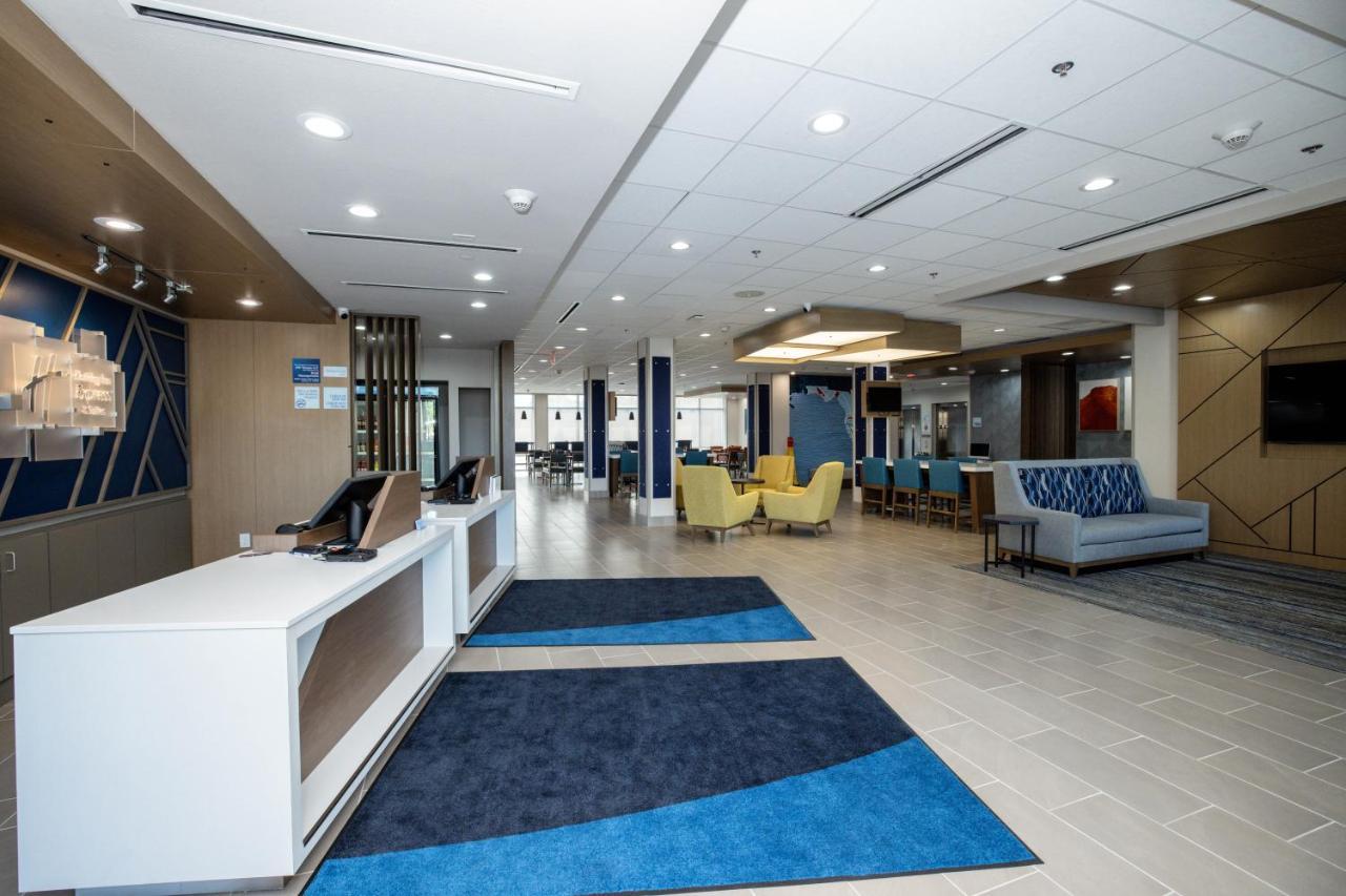 Holiday Inn Express & Suites Tampa Stadium - Airport Area By Ihg ภายนอก รูปภาพ