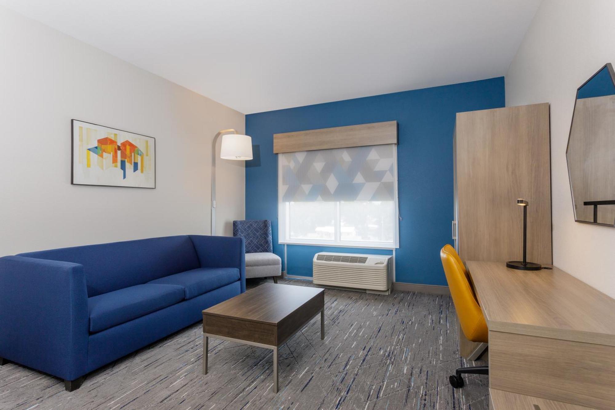 Holiday Inn Express & Suites Tampa Stadium - Airport Area By Ihg ภายนอก รูปภาพ