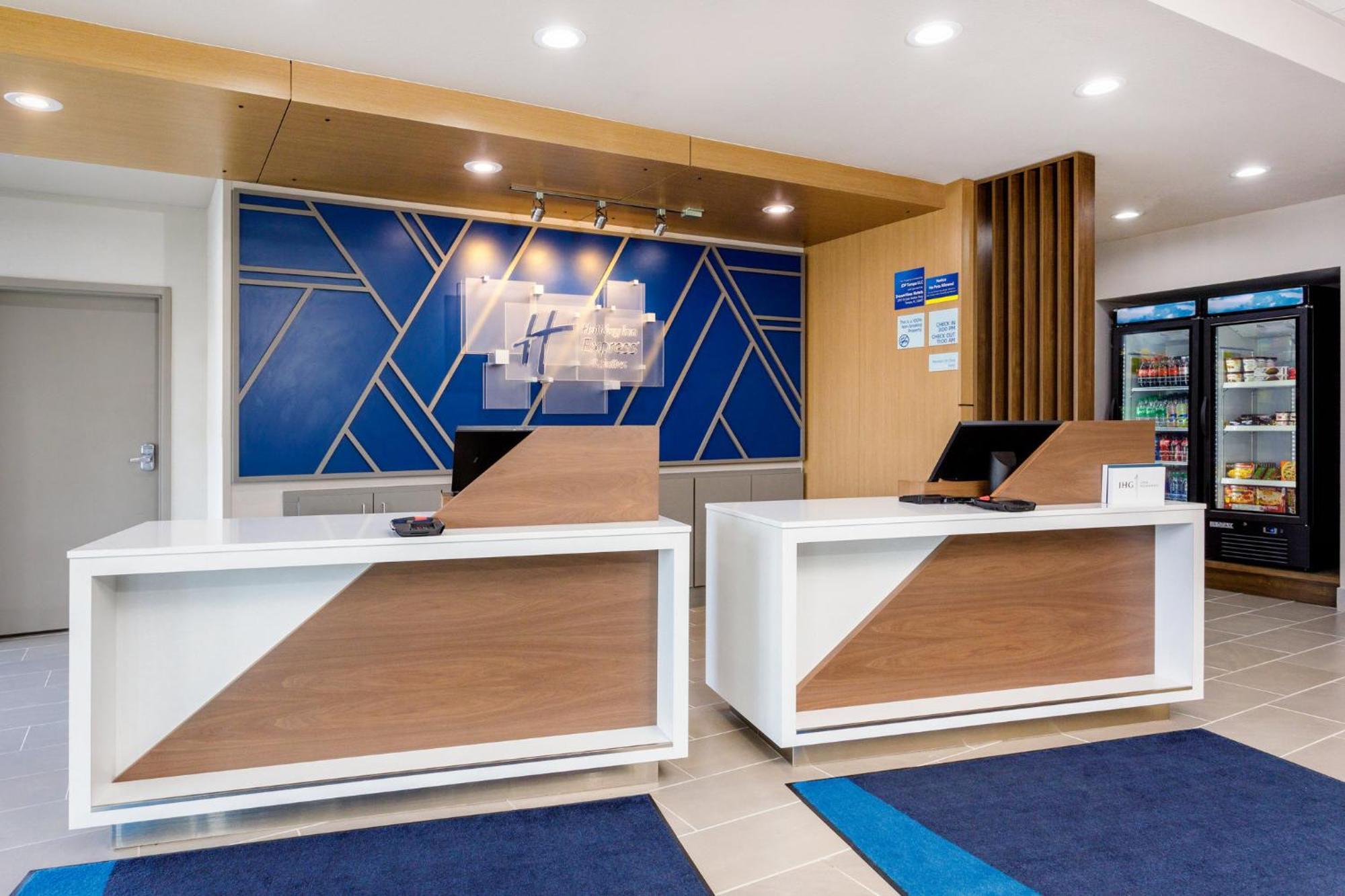Holiday Inn Express & Suites Tampa Stadium - Airport Area By Ihg ภายนอก รูปภาพ