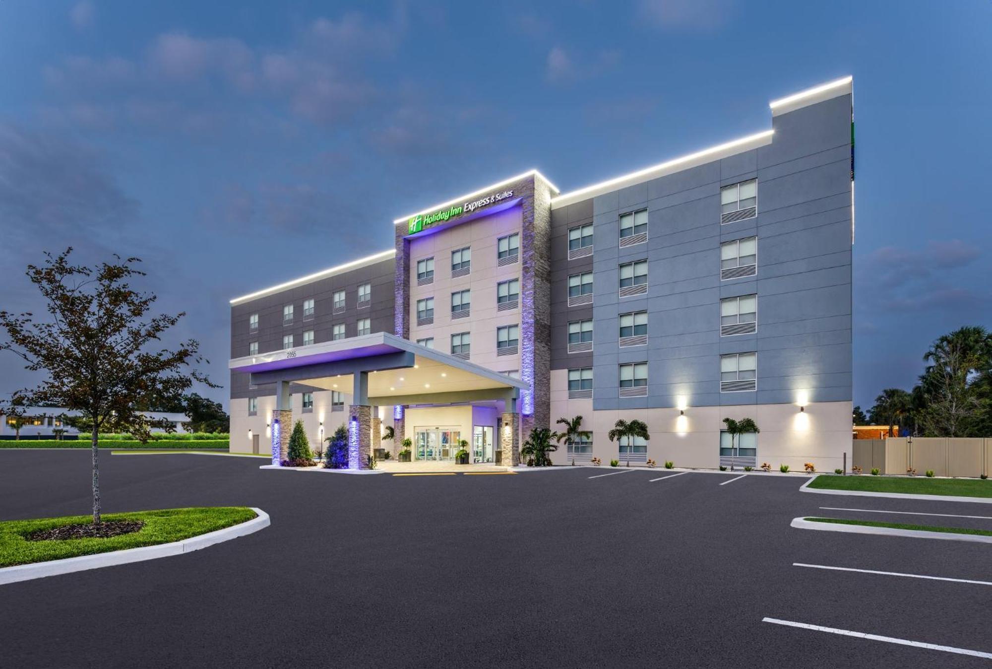 Holiday Inn Express & Suites Tampa Stadium - Airport Area By Ihg ภายนอก รูปภาพ